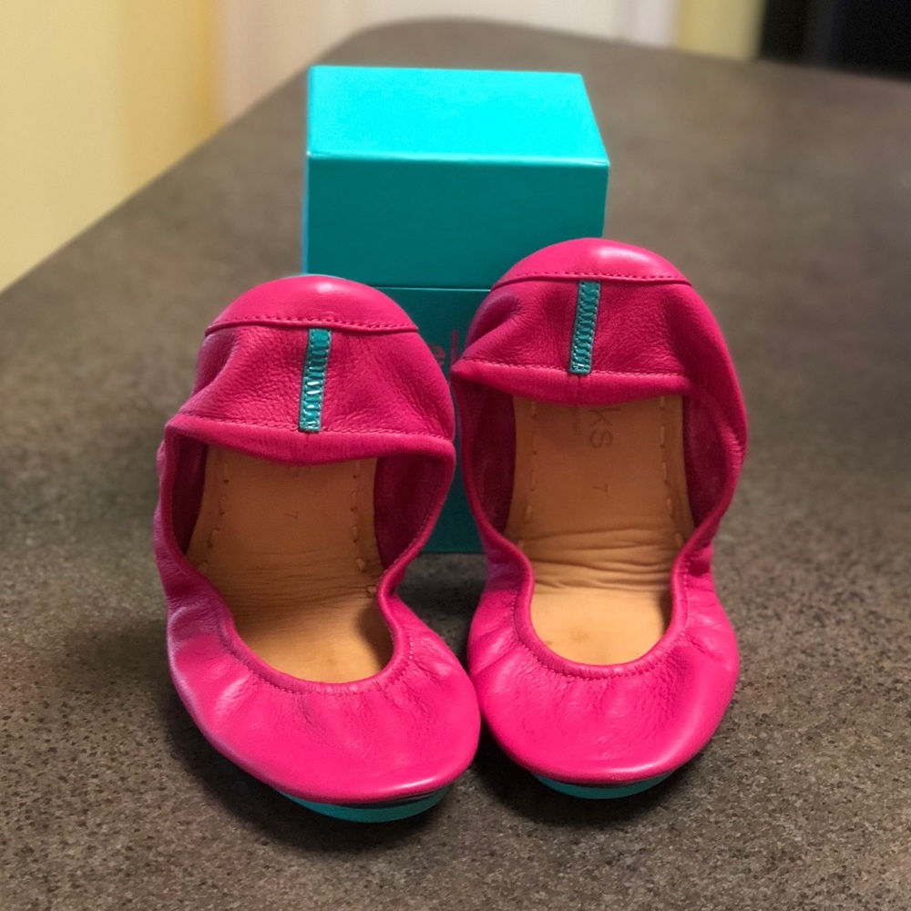 Fuchsia Tieks!!  Great Condition!